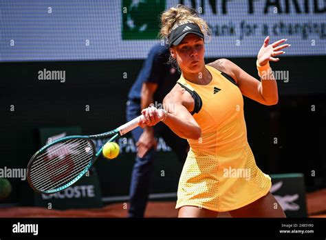 léolia jeanjean tennis explorer.